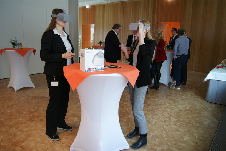 Visitors experience the W&W Campus as an interactive VR application, presented in a clear, intuitive, and mobile way.